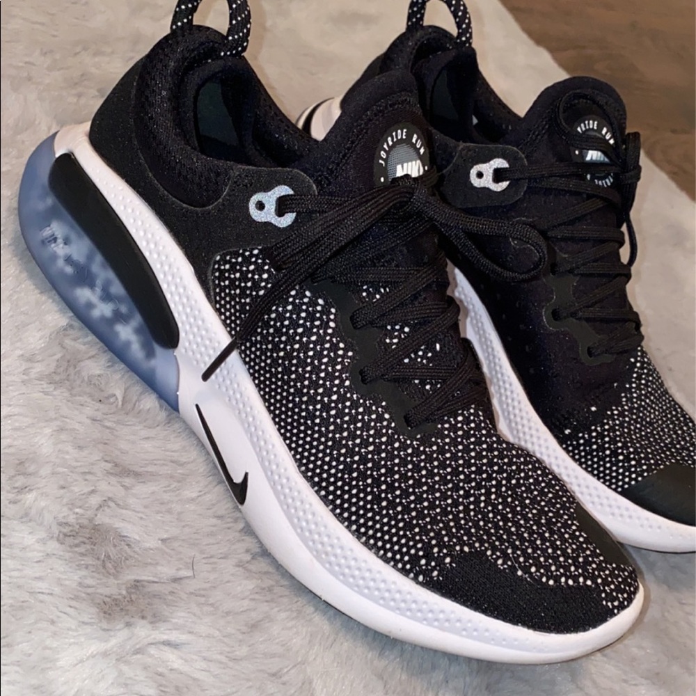 NIKE JOYRIDES